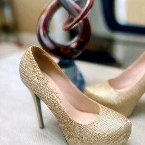 De Blossom Collection Shimmering Gold Heels